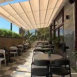 מלון Turia 4*