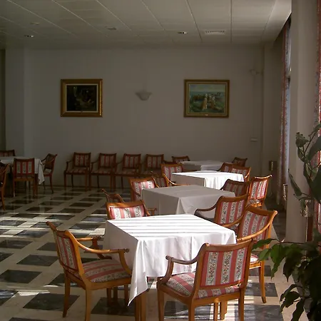 Hotel Turia 4*