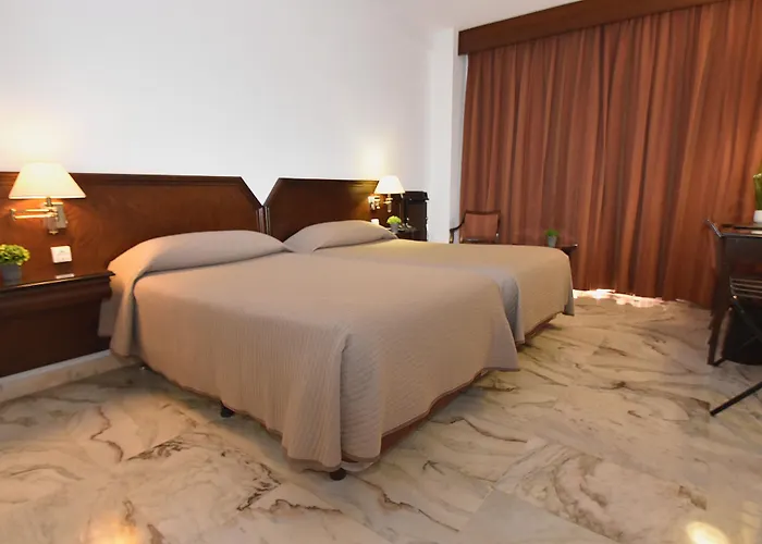 Hotel Turia 4*